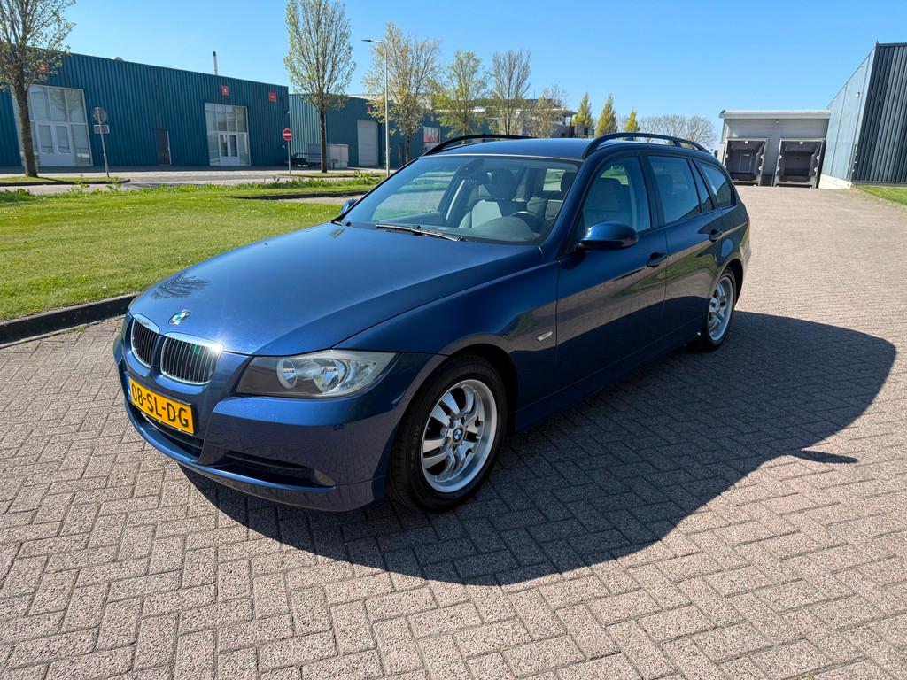 BMW 3-serie Touring 320i Automaat High Executive, Automaat, Achterwielaandrijving, 4 cilinders, 150 pk