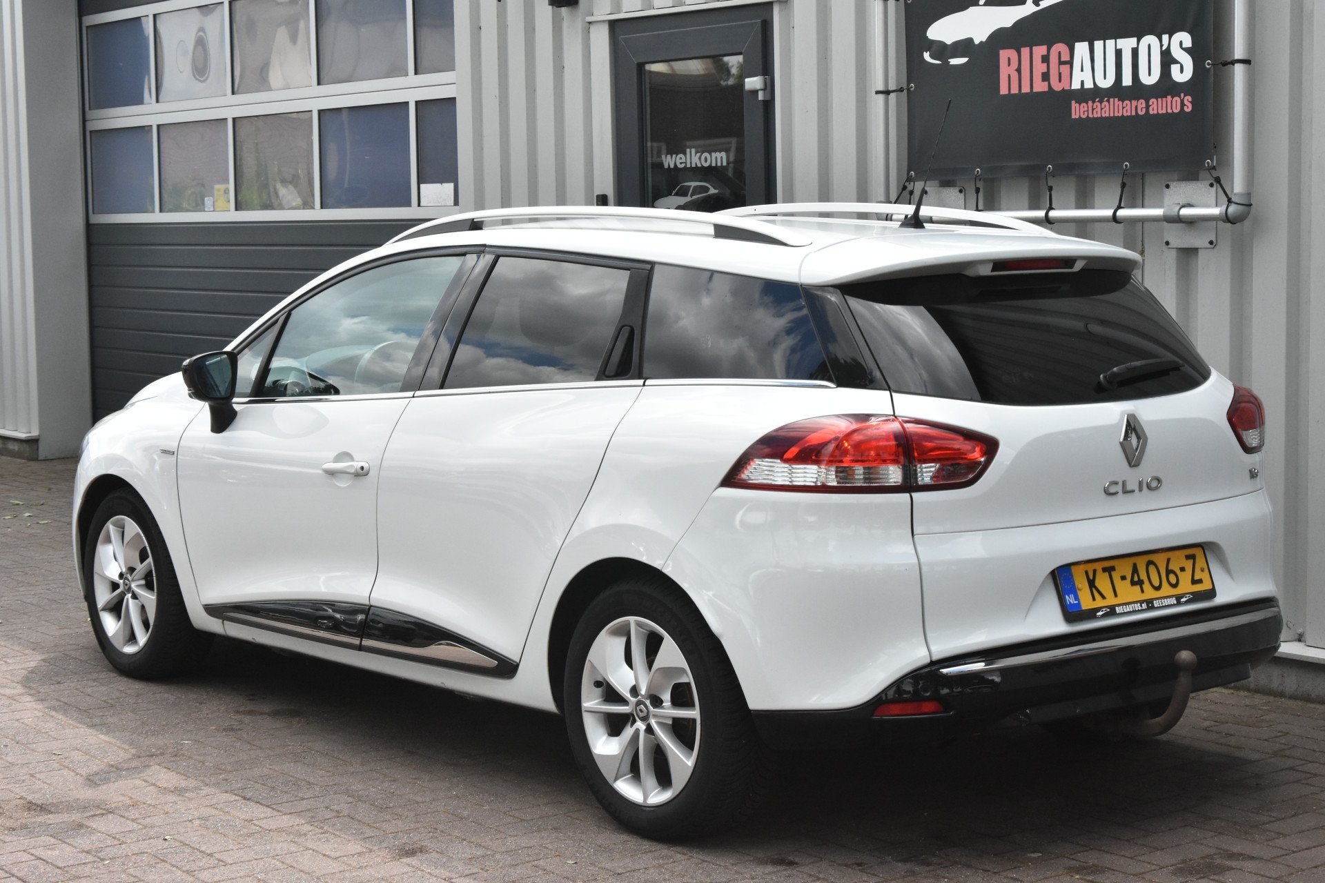 Renault Clio Estate 0.9 TCe Limited – 2016 | Origineel Ned, Auto's, Voorwielaandrijving, 898 cc, 1063 kg, Gebruikt