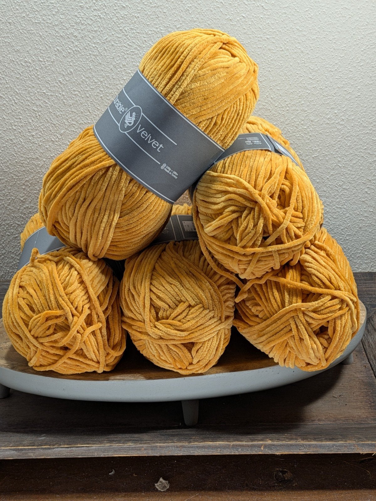 set van 5 bollen Durable Velvet chenille garen in oker geel, Ophalen of Verzenden, Nieuw, Breien of Haken, Wol of Garen