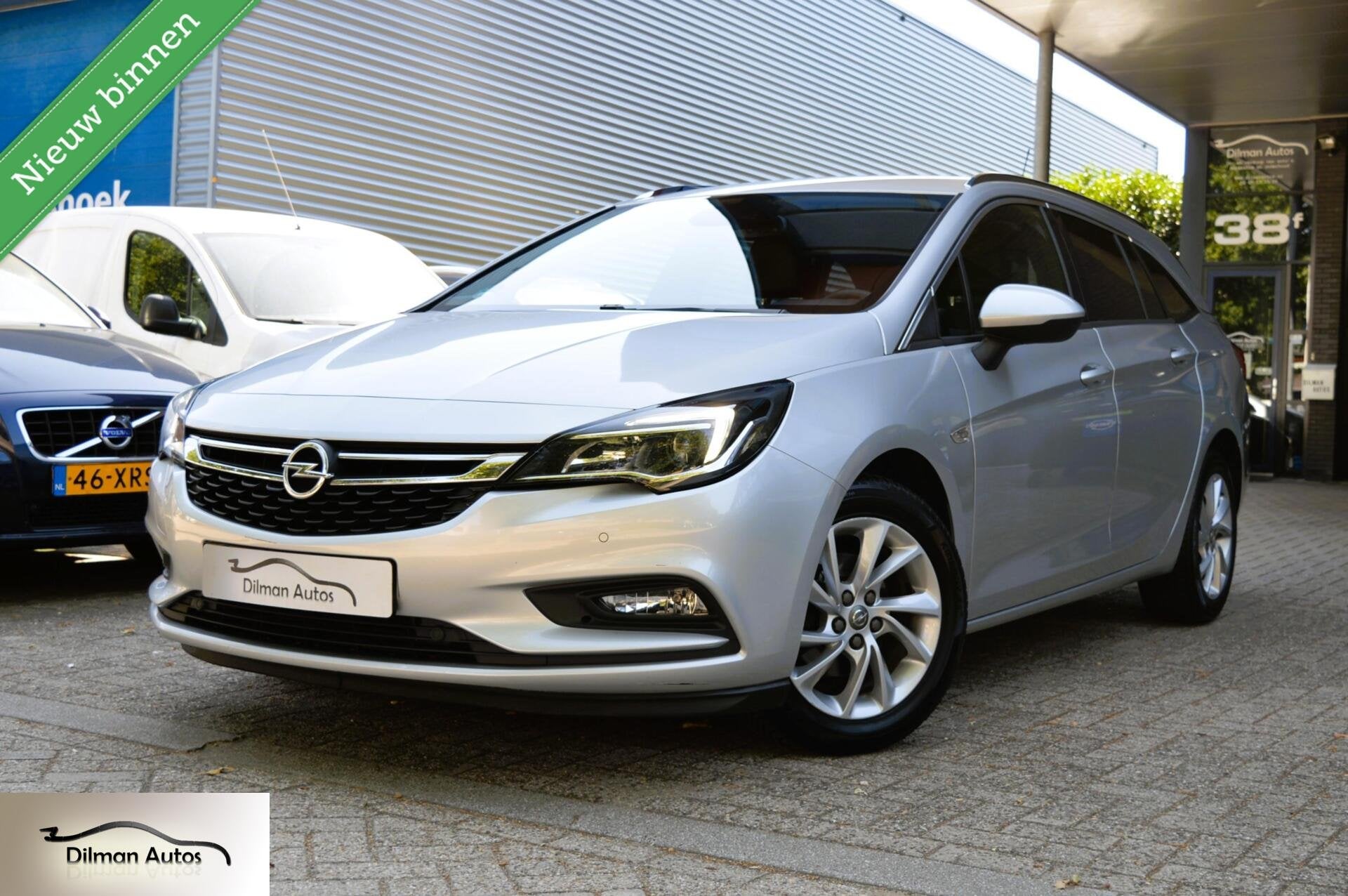 Opel Astra Sports Tourer 1.4 Innovation Aut!|Camera|Keyless!, Auto's, Opel, Gebruikt, Leder en Stof, Origineel Nederlands, 1240 kg