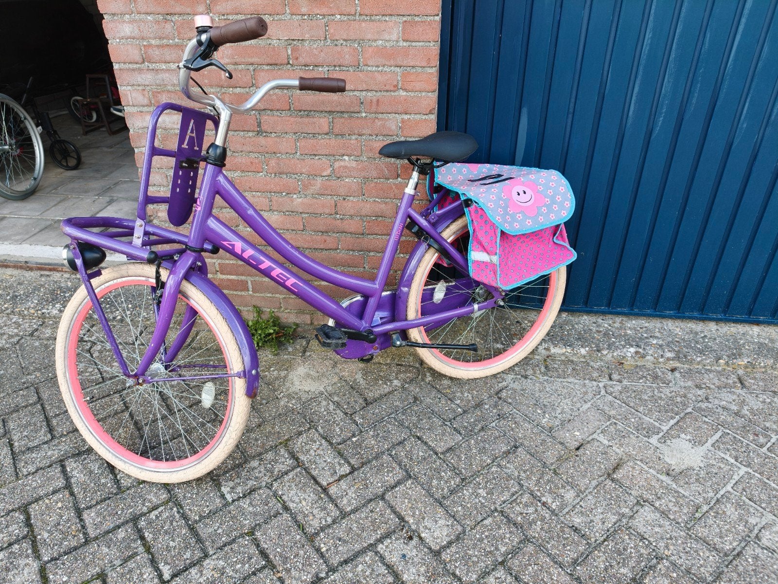 Altec kinderfiets paars met voordrager en fietstassen, Ophalen, Terugtraprem, Altec, Gebruikt