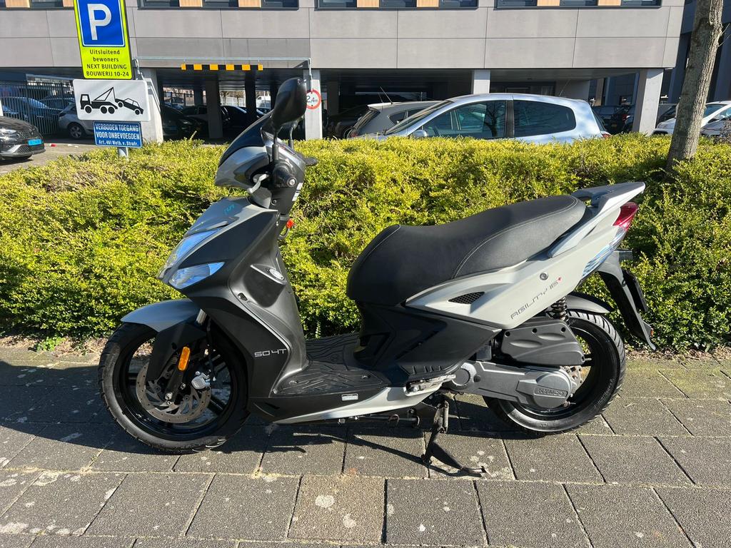 Kymco Agility 16+ 2022 goed onderhouden 45km scooter, Ophalen, Maximaal 45 km/u, Zo goed als nieuw, Agility