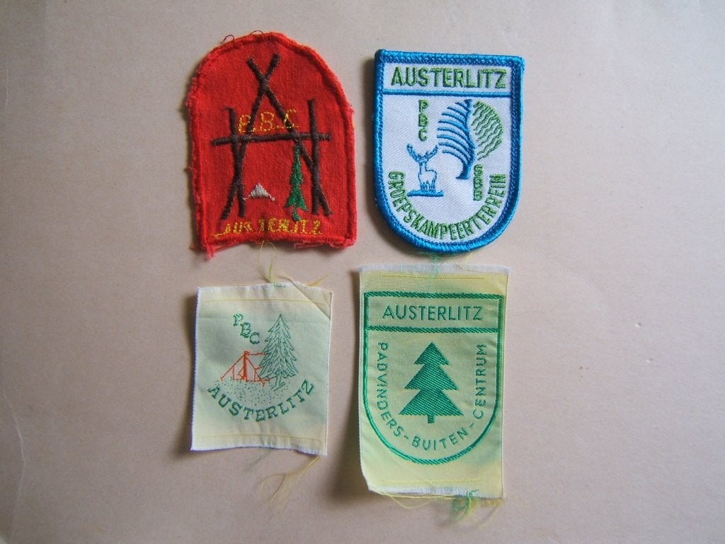 scouting Austerlitz 4 stuks, Verzamelen, Scouting, Ophalen of Verzenden, Embleem, Speld of Insigne