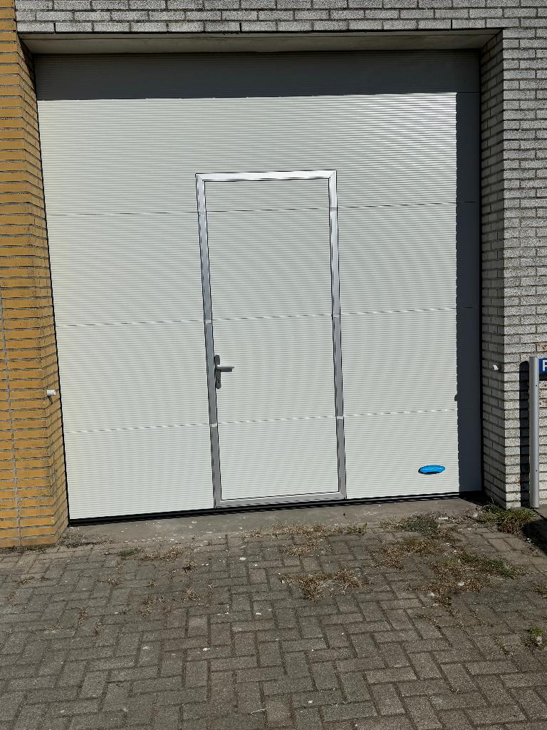 TE HUUR – BEDRIJFSRUIMTE / MAGAZIJN 89 m² – IJMUIDEN, Zakelijke goederen, 89 m², Huur, Opslag of Loods