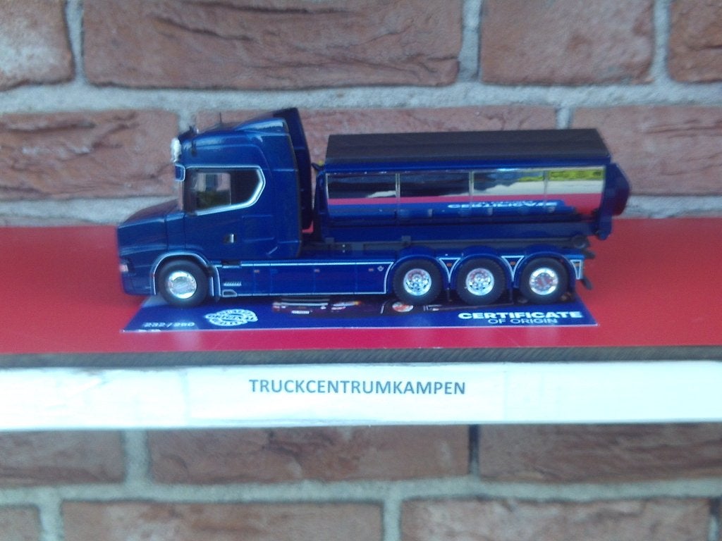 Tekno  Scania  Highline  8 x 4  van  Tuft  Customservice