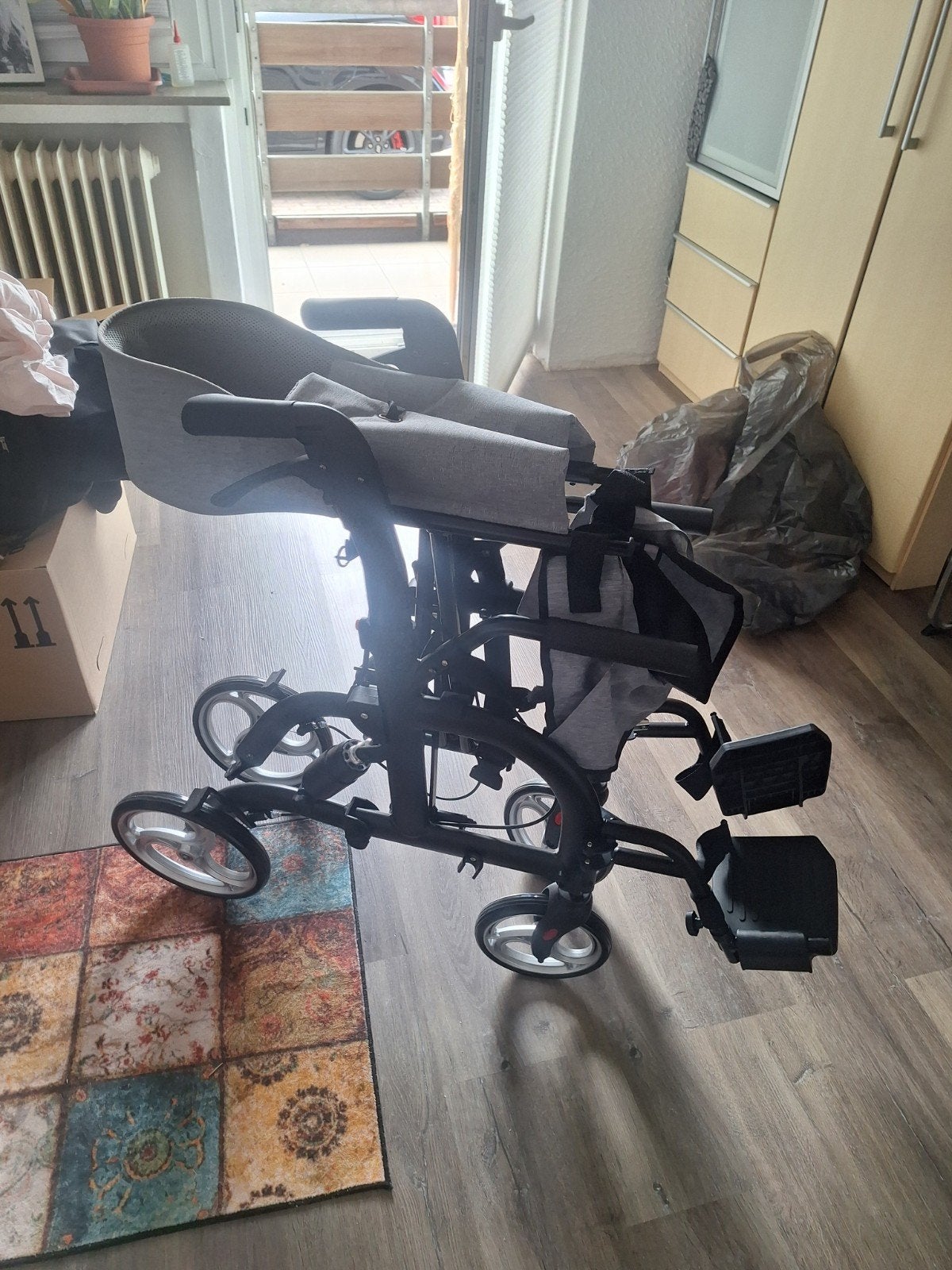 Rollstoel/Rollator, Ophalen, Zo goed als nieuw, Duwrolstoel