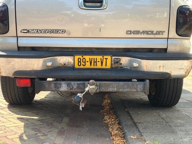 GEZOCHT bumpers Silverado 1999 - 2002, Gebruikt, Voor, Chevrolet, Ophalen of Verzenden