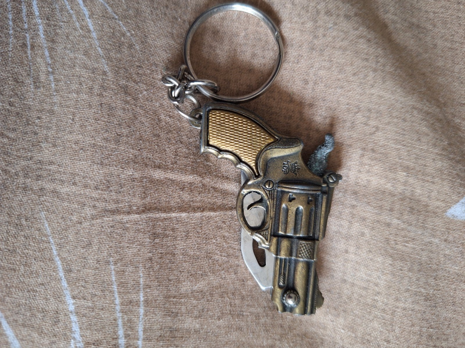 Sleutelhanger revolver met mesje, Verzamelen, Ophalen of Verzenden, Nieuw