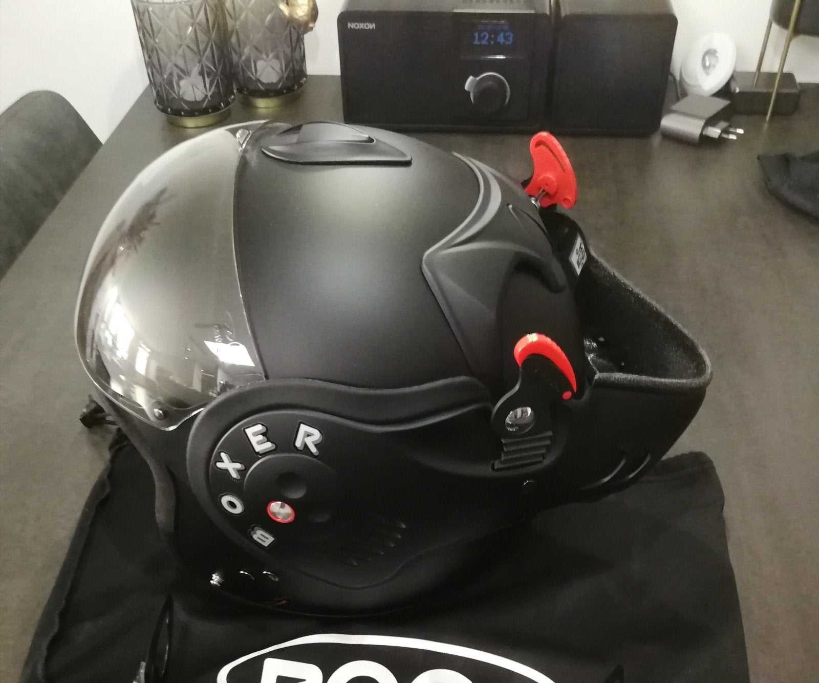 Roof Boxer V8 / roof boxer v 8 Maat S/M 57 i.z.g.s, Motoren, Kleding | Motorhelmen, M, Systeemhelm, Dames, Tweedehands