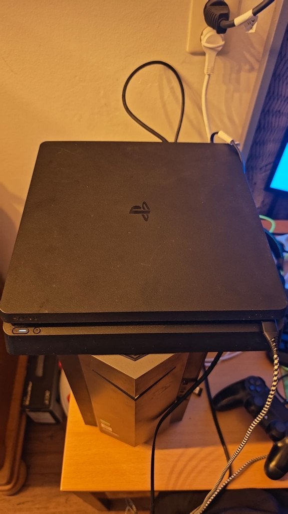 ps4 met versie 11.2(mods?) met controller, Ophalen, Overige genres, 1 speler, Zo goed als nieuw
