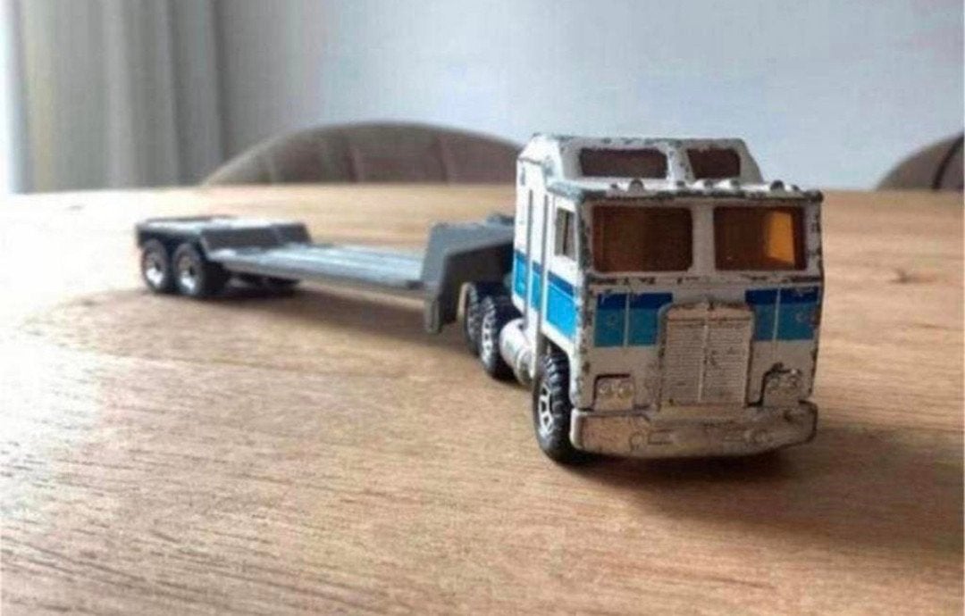 Matchbox Superfast Kenworth Truck met Dieplader (1981), Ophalen of Verzenden, Gebruikt, Bus of Vrachtwagen, Matchbox