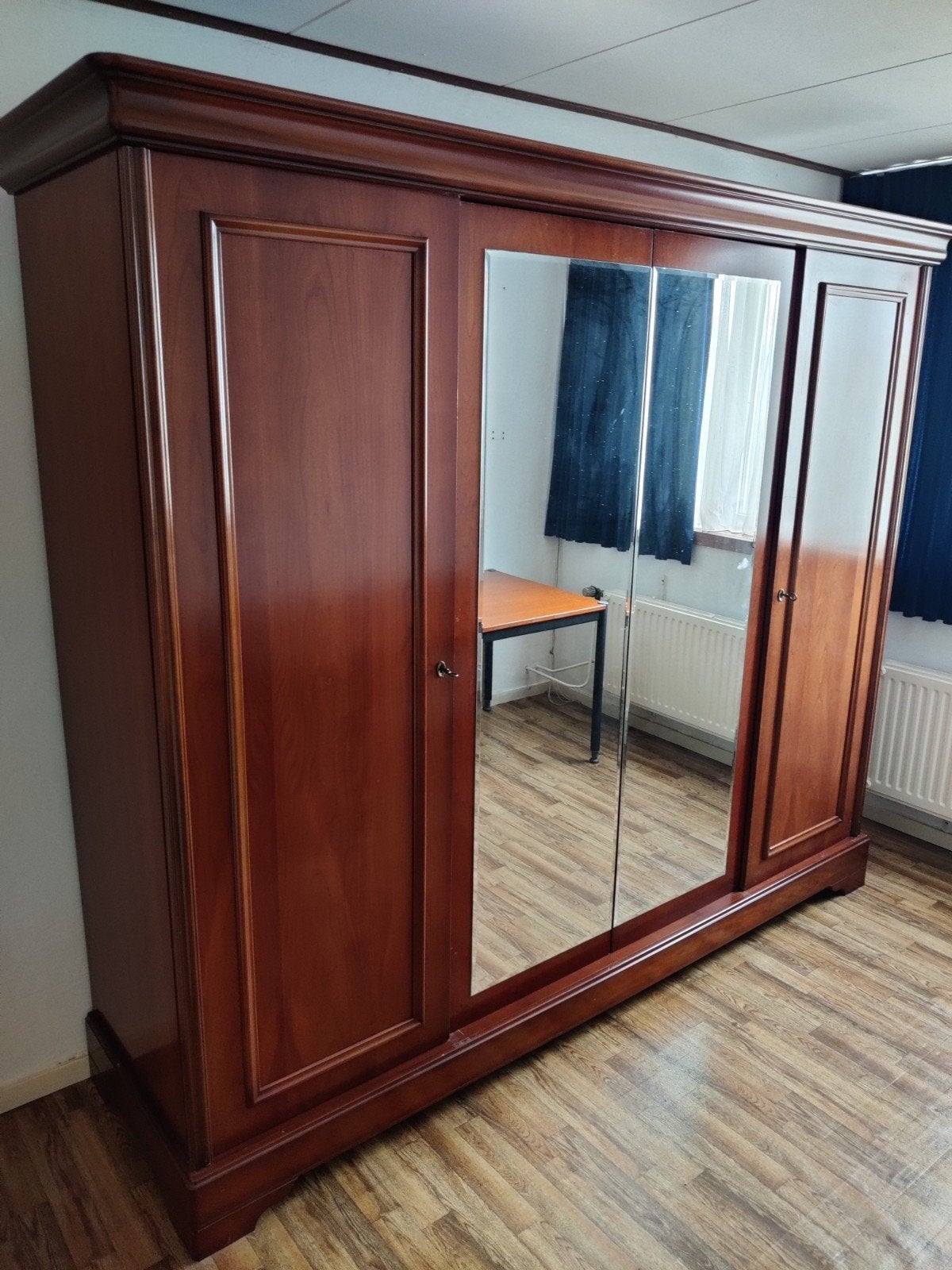 Mooie grote kledingkast met spiegeldeuren, Huis en Inrichting, Kasten | Kledingkasten, Ophalen, Met deur(en), Gebruikt, 200 cm of meer