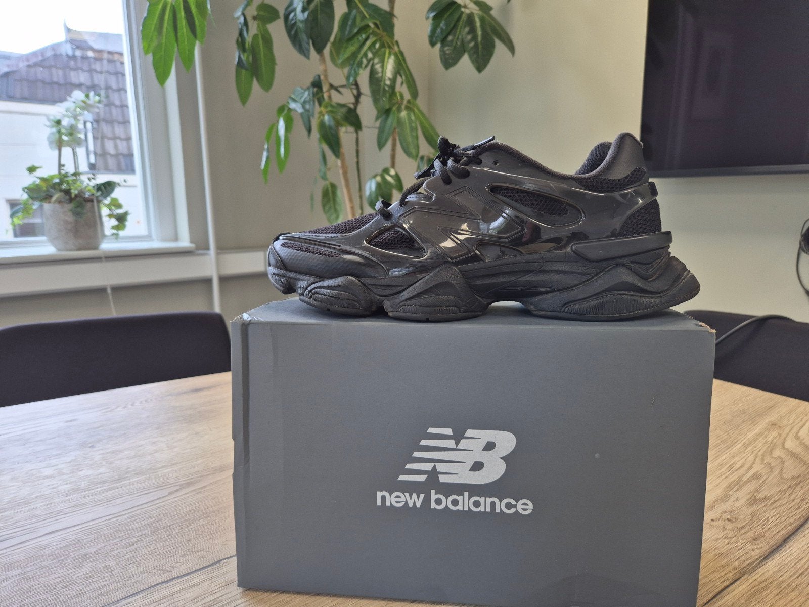 New Balance 9060 Zwarte Sneakers 44.5, New Balance, Zwart, Ophalen of Verzenden, Sneakers of Gympen