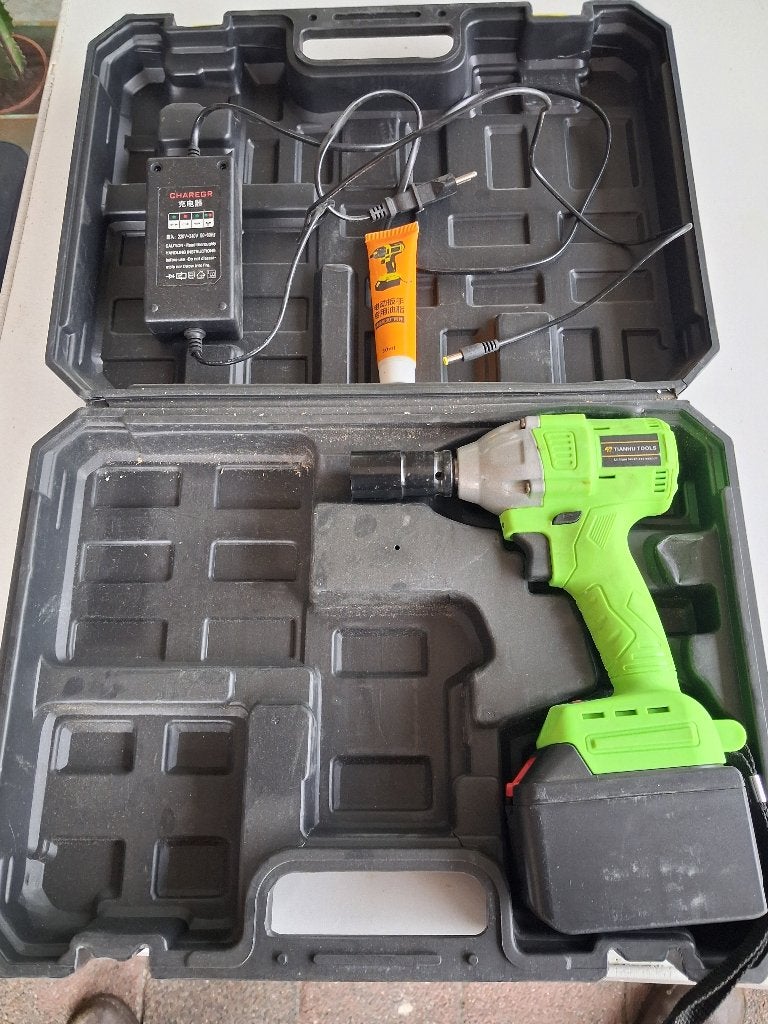 Wielmoersleutel (Accu-machine) merk TIANHU-TOOLS  18 volt, Auto diversen, Ophalen of Verzenden