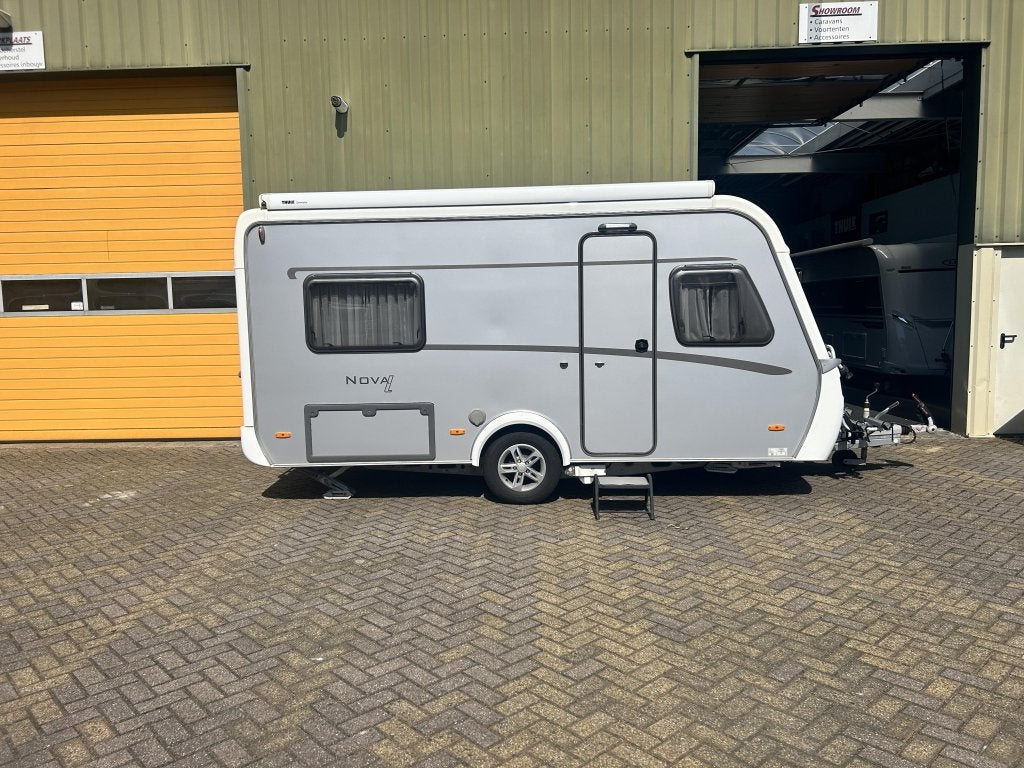 Eriba Nova Light 465 Mover THULE Vast bed +Zit, Standaardzit, Overige typen, Bedrijf, Schokbreker