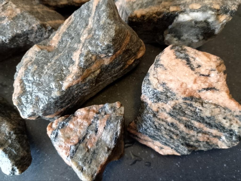 Gneiss stenen voor Aquascaping (ruim 1,5 kg), Ophalen, Zo goed als nieuw, Plant(en), Steen of Hout