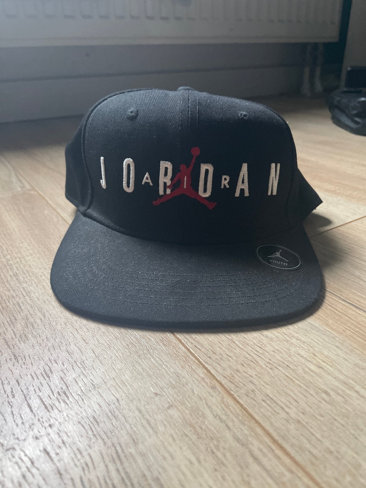 Jordan Youth Snapback Pet Zwart, Kinderen en Baby's, Babykleding | Petten en Hoeden, Ophalen of Verzenden, Zo goed als nieuw, Jongetje of Meisje