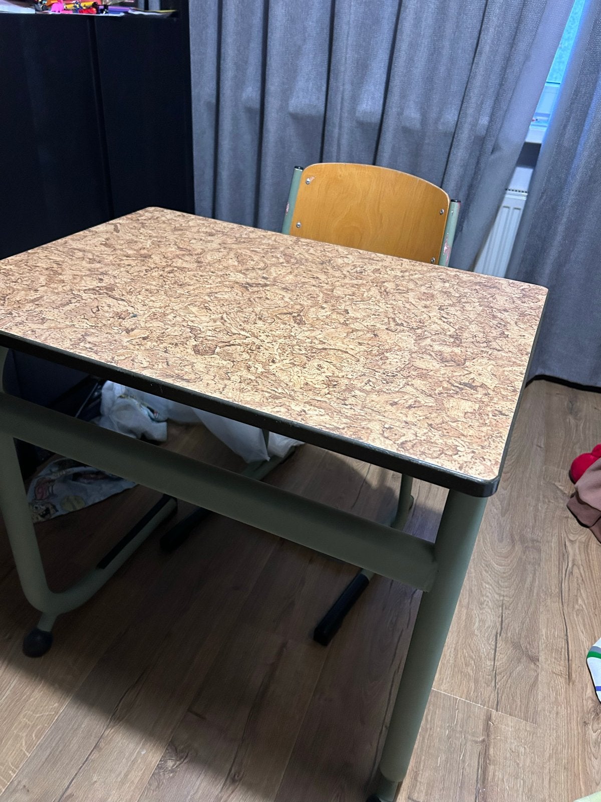 Kinder schoolbureau met stoel, Ophalen, Gebruikt, Tafel(s) en Stoel(en)