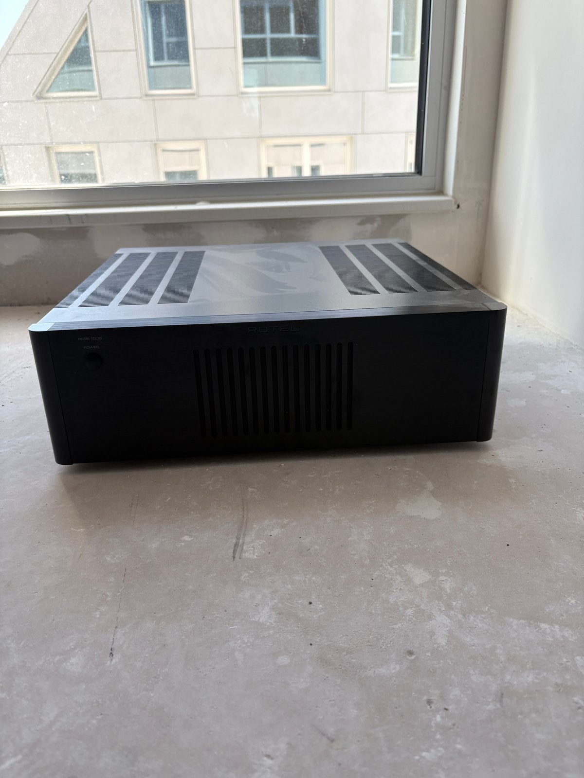 Rotel RMB-1506 6-kanaals eindversterker, Gebruikt, 120 watt of meer, Ophalen, Overige merken