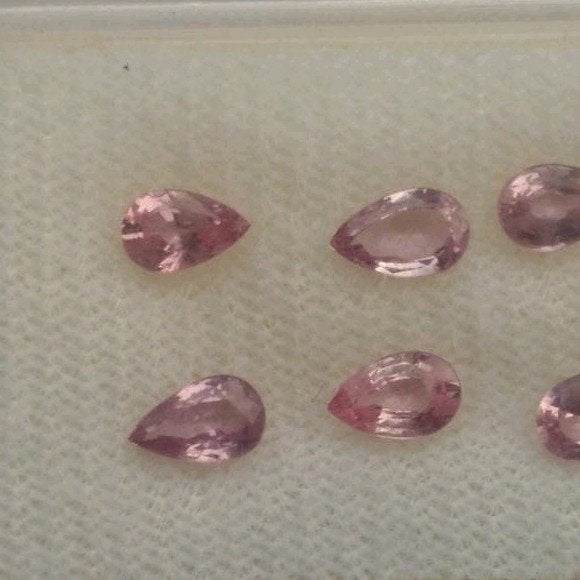 10 Stuks Saffier 2.42 karaat in totaal - Edelstenen, Ophalen of Verzenden, Nieuw