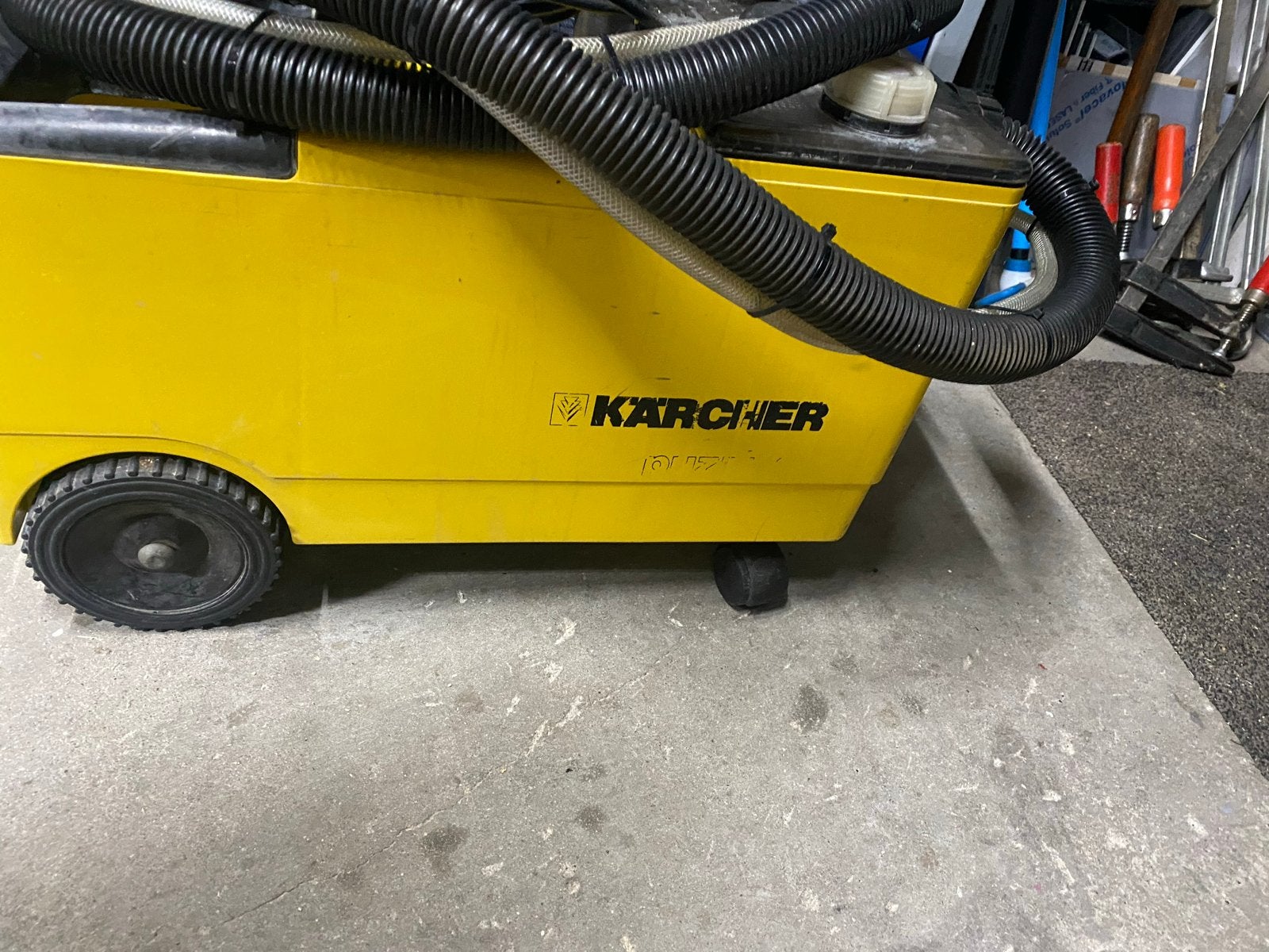 Kärcher Puzzi 100 tapijtreiniger/waterstofzuiger, Ophalen, Gebruikt, Waterstofzuiger