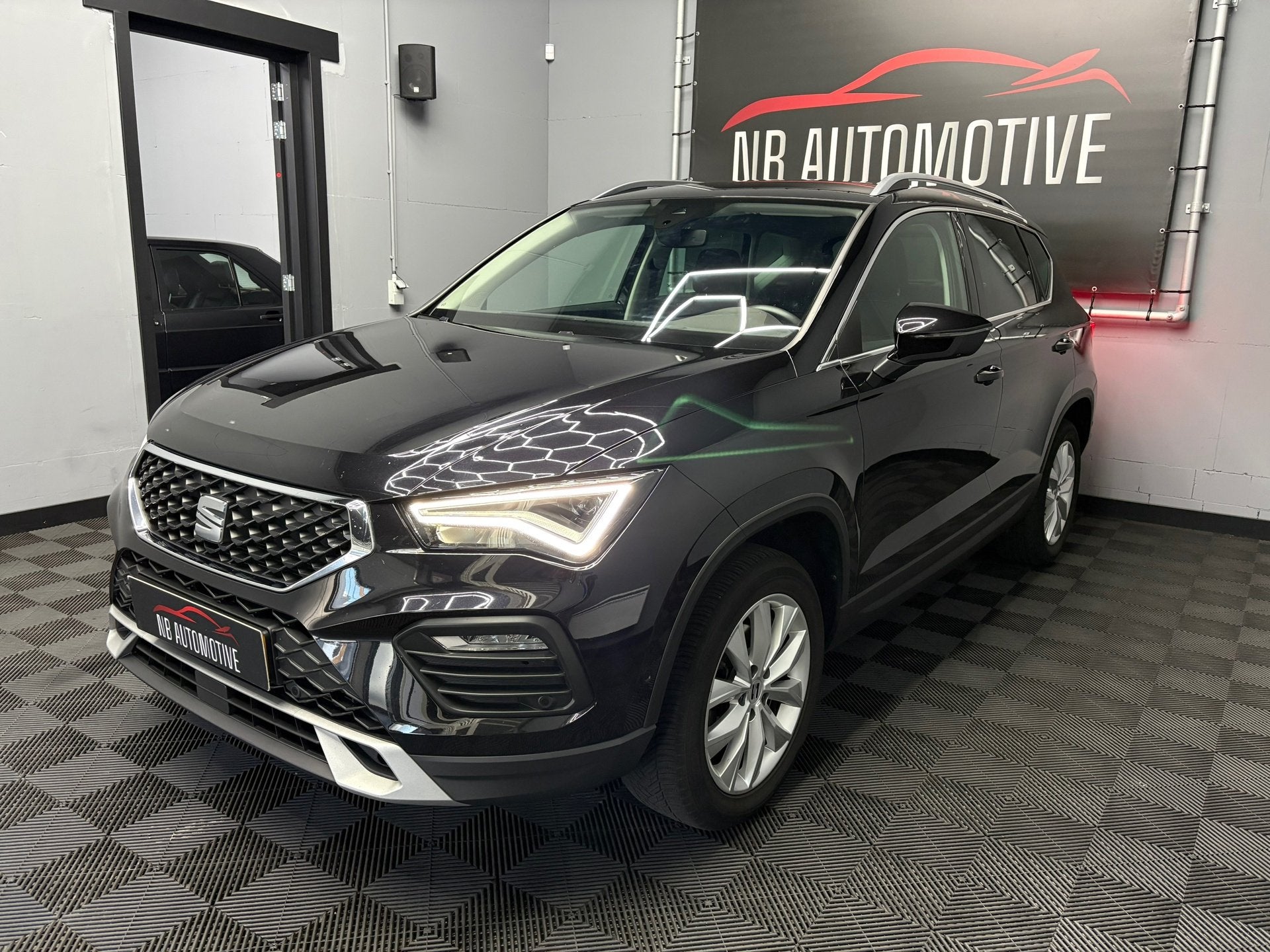 Seat Ateca 1.5 TSI Style Business Intense, 4 cilinders, Automatische klimaatregeling, Ateca, Zwart