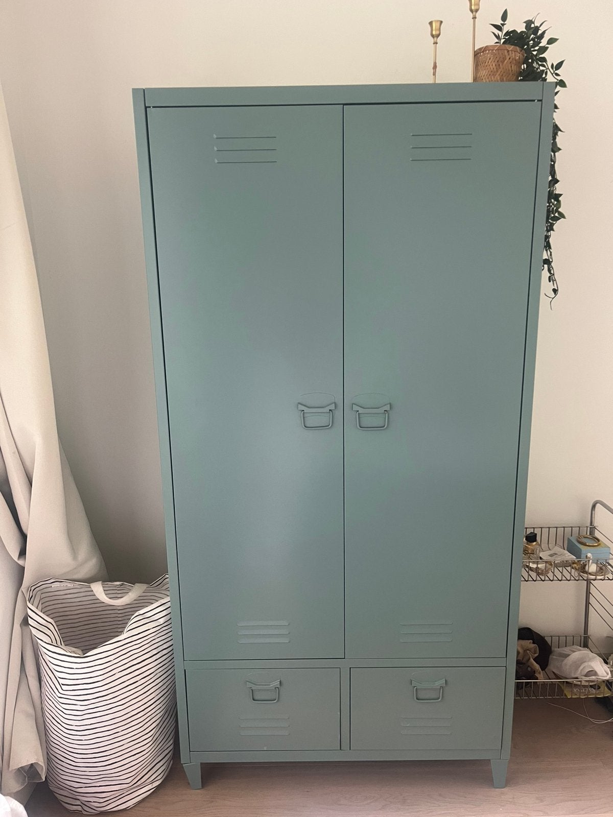 Nous locker kast, Ophalen, Zo goed als nieuw