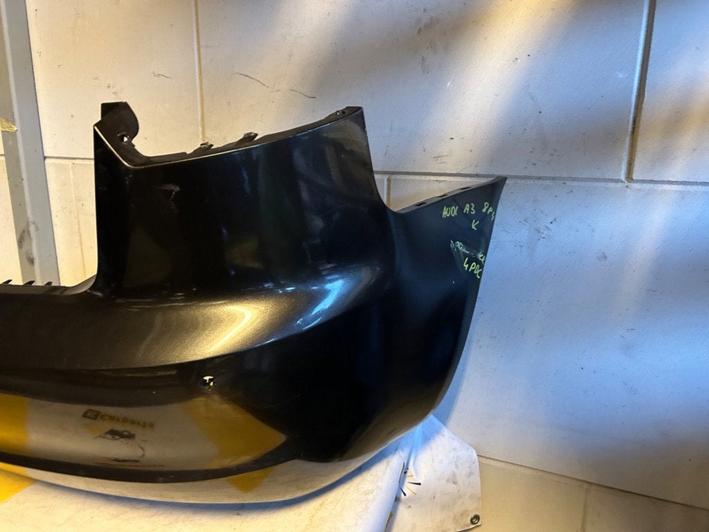 Audi RS3 8P Sportback Achterbumper PDC 8P4807511 BUMPER, Auto-onderdelen, Info@fabrikant.eu, Fabrikantstraat 1
1000 AA  Amsterdam, NL