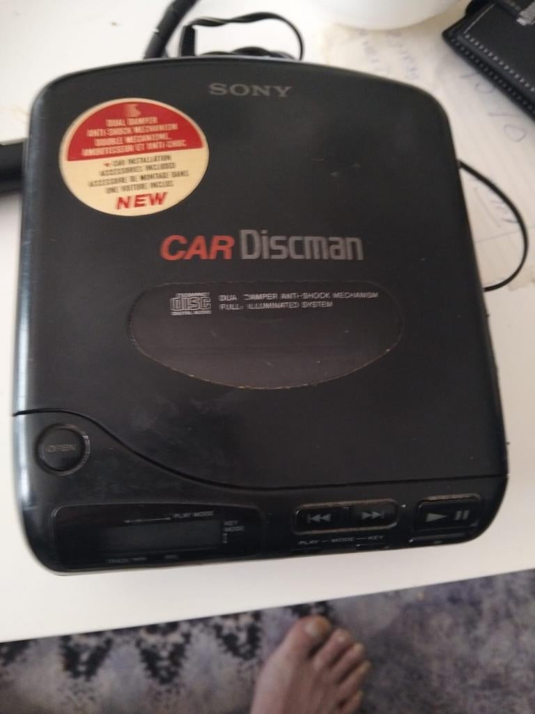Sony Car Discman D800k met auto-aansluitset, Ophalen of Verzenden, Discman