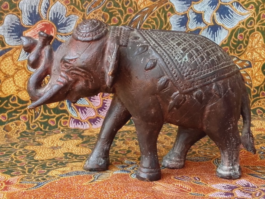 Mooi antiek brons beeldje uit India van een olifant 15,5 cm., Antiek en Kunst, Handgemaakt, India, Ophalen of Verzenden, Brons