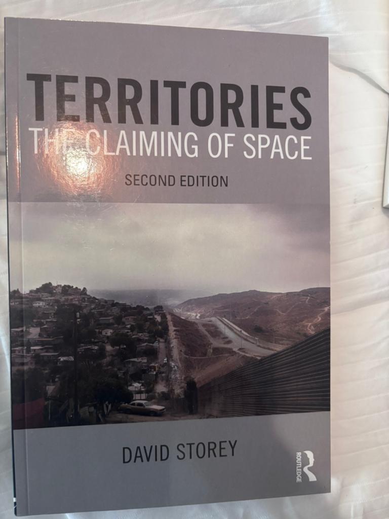 Territories - the claiming of space, Ophalen of Verzenden, Gamma, Zo goed als nieuw, WO
