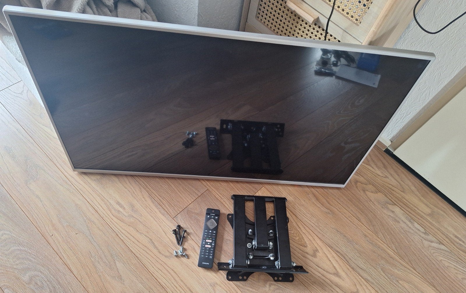 Philips 43PUS6754/12 4K Smart TV met Ambilight en muurbeugel, Ophalen, Philips, S, Zo goed als nieuw
