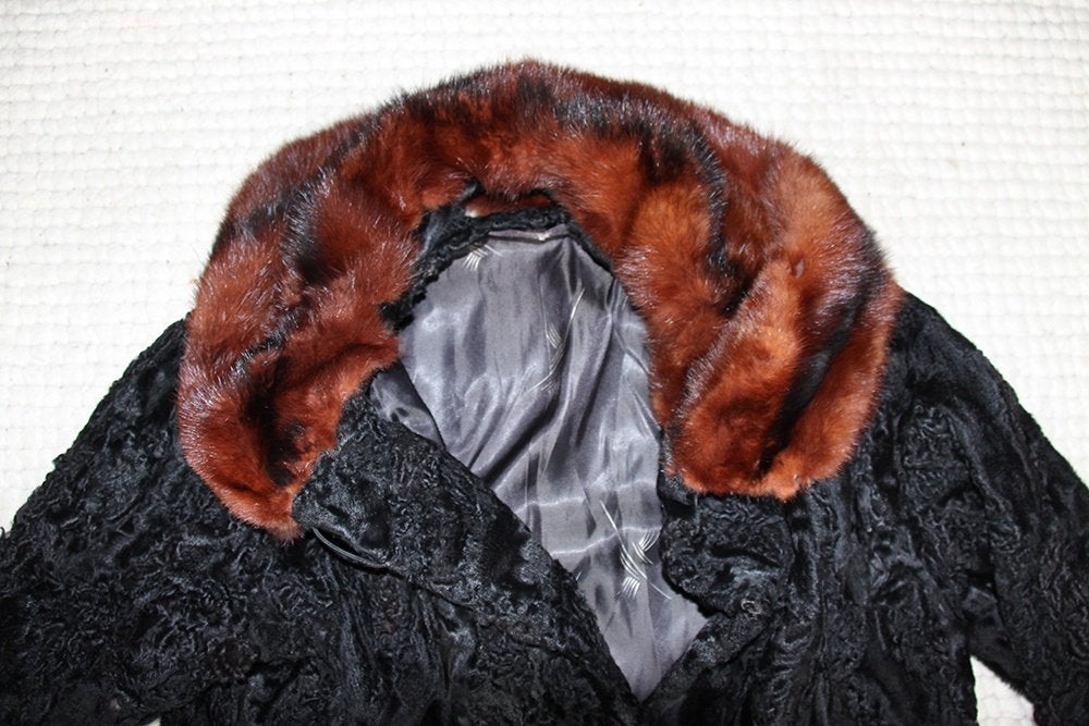 Prachtige Zwarte Bont Jas (L) € 175,-, Zwart, Maat 42/44 (L), Ophalen of Verzenden, Zo goed als nieuw