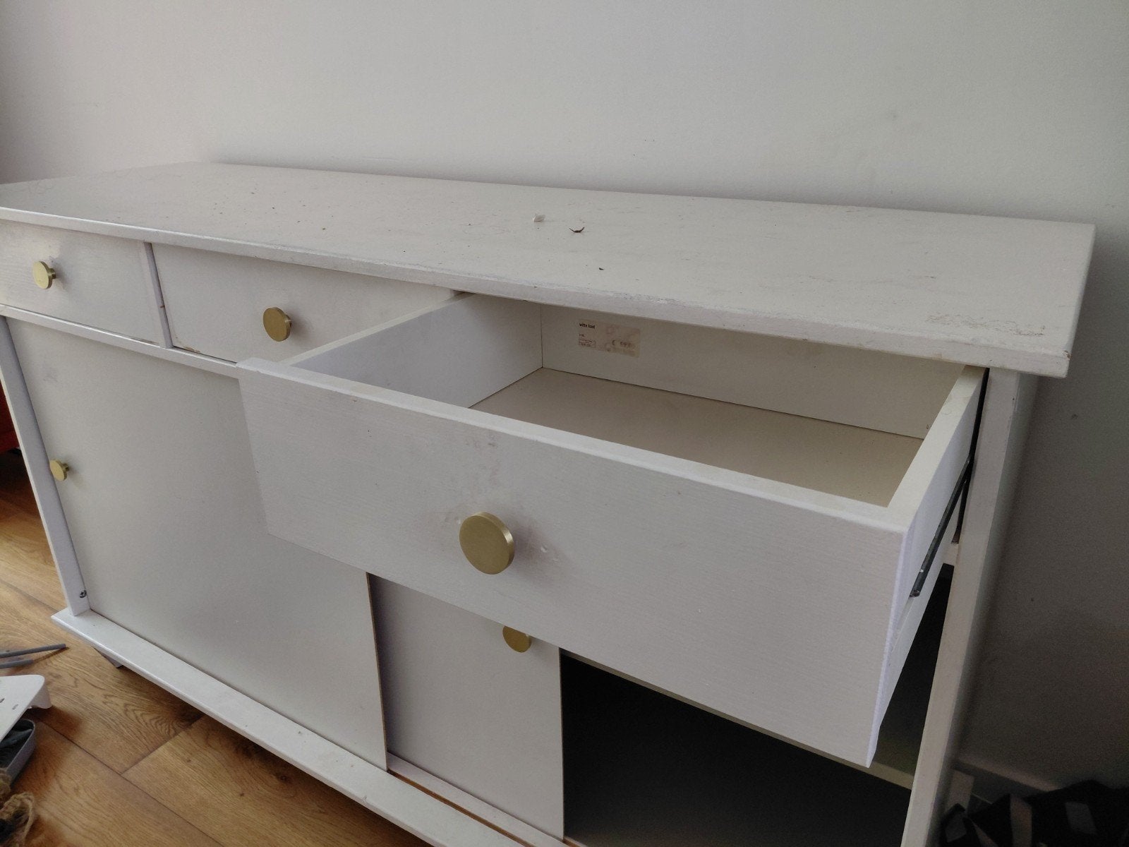 mooie witte kast gratis weg te geven, Huis en Inrichting, Ophalen, Gebruikt, 25 tot 50 cm