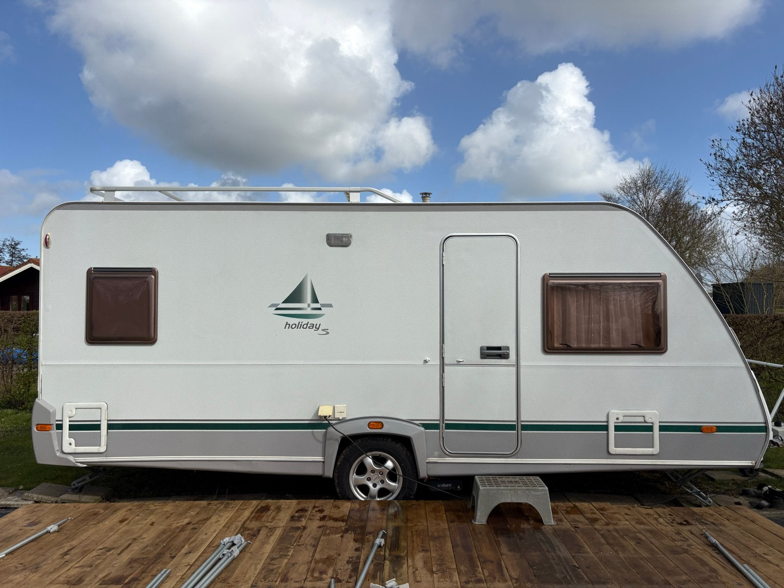 Eiffelland Holiday 495 TF Caravan - Bouwjaar 2005, Rondzit, Frans bed, 5 tot 6 meter, Kachel