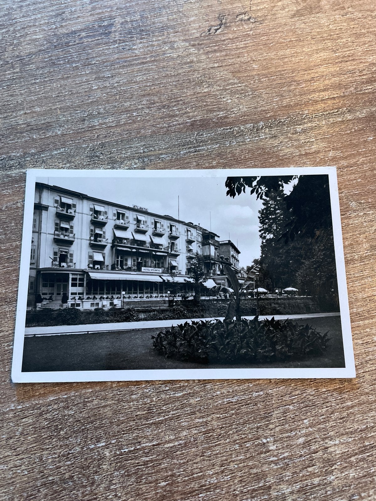 Oude ansichtkaart Hotel Atlantic Baden-Baden, Verzamelen, Ophalen of Verzenden, Ongelopen, Duitsland