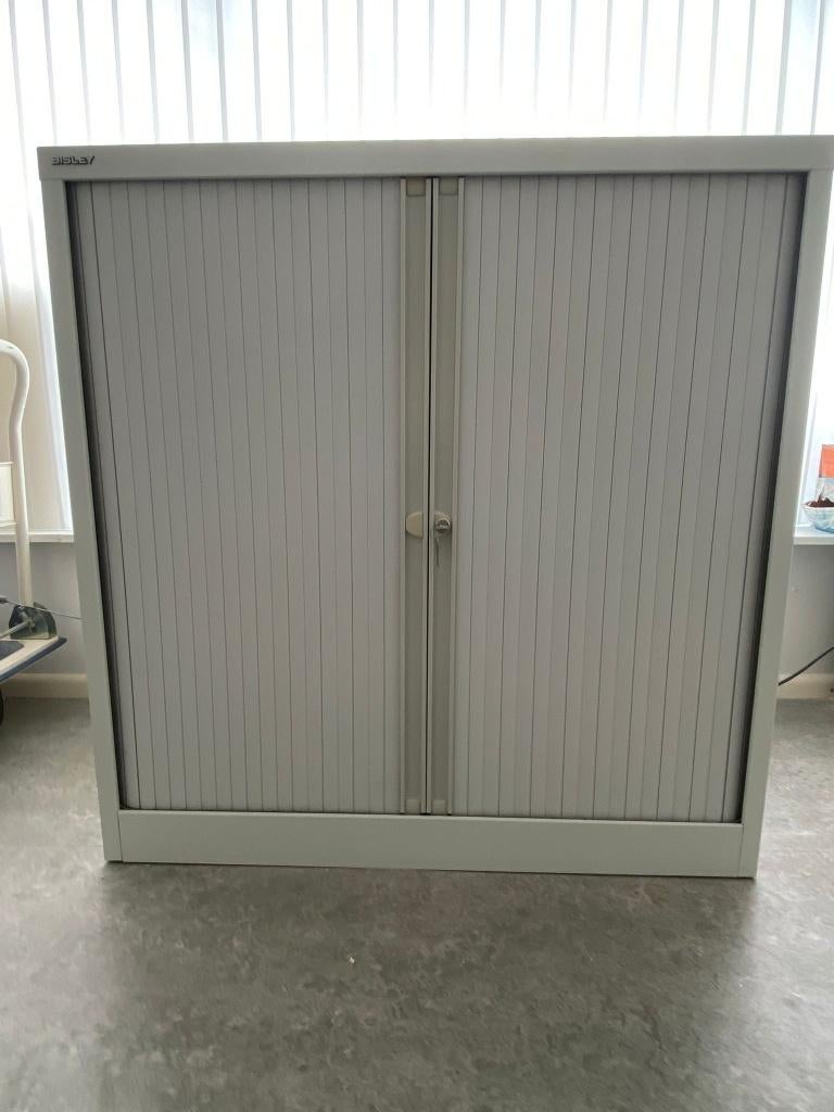 roldeurkast Bisley, Ophalen, Gebruikt, 100 tot 150 cm, 100 tot 150 cm
