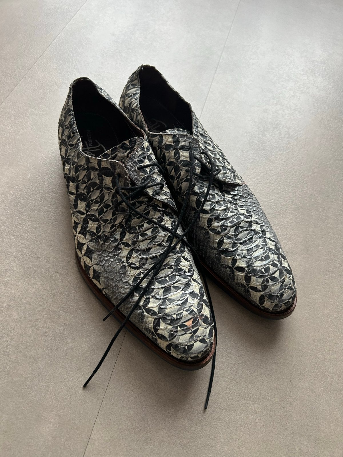 Floris van Bommel Molières Zwart/wit Maat 42, Ophalen of Verzenden, Zo goed als nieuw, Zwart, Schoenen met lage hakken