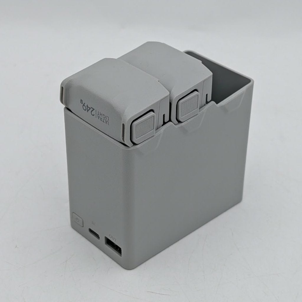 DJI Accu 2x ultra light 249g bmx162-2453-7.38 + Laadstation, DJI, Zo goed als nieuw, Inform@dji.com, DJI Sky City
No. 55 Xianyuan Road
Nanshan District, Shenzhen
China
