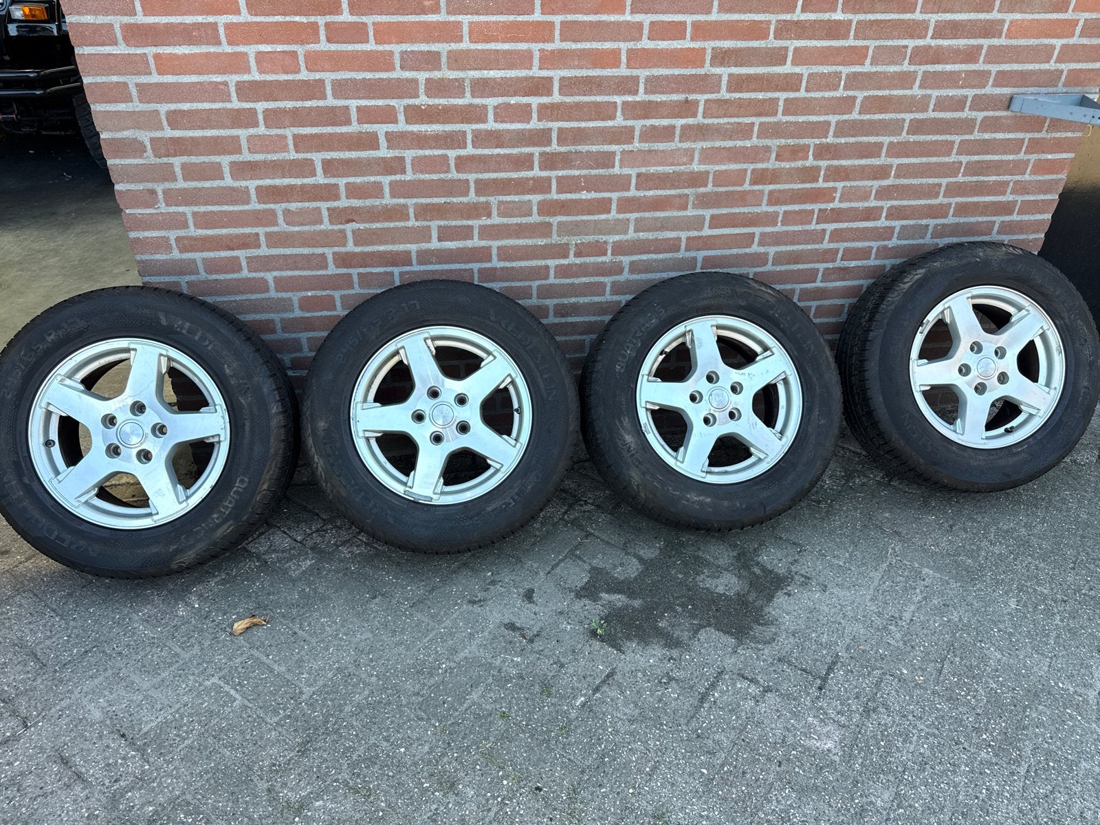 Jeep Cherokee banden en velgen 245/65 R17 All Season, Auto-onderdelen, Banden en Velgen, Ophalen, Banden en Velgen, 17 inch, All Season