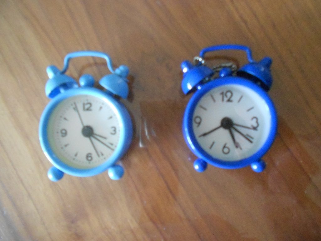 2 leuke kleine klokjes blauw, Ophalen, Gebruikt