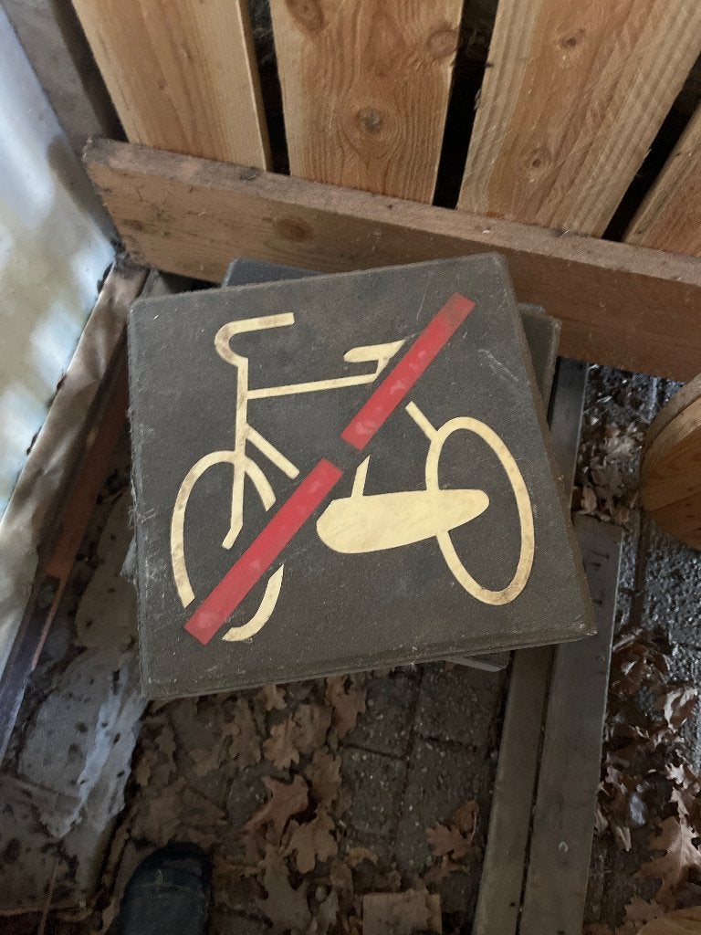 Verboden  voor fietsen tegels, Tuin en Terras, Ophalen, Nieuw