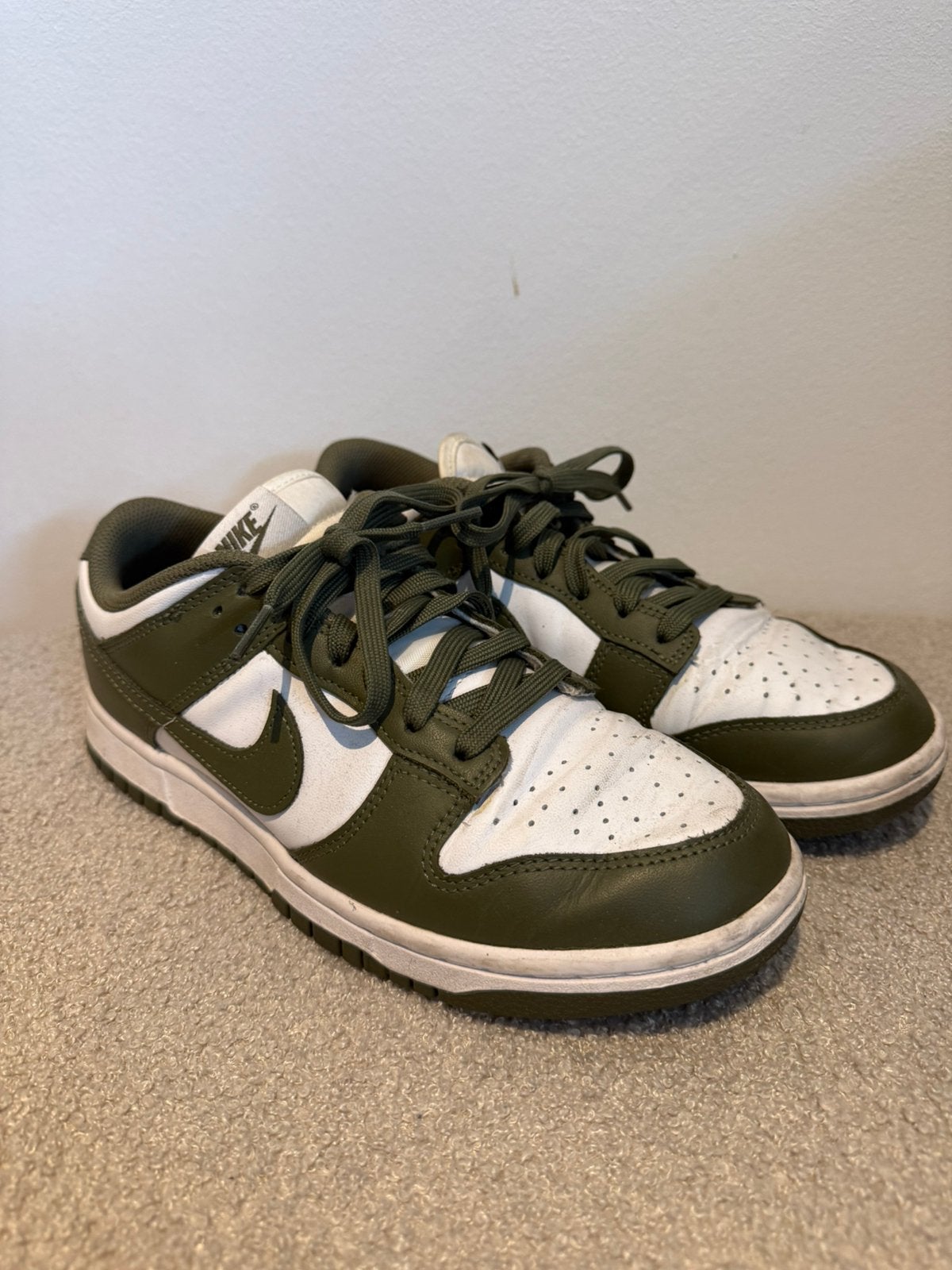 Nike dunk low green, Ophalen of Verzenden, Groen, Sneakers of Gympen, Zo goed als nieuw