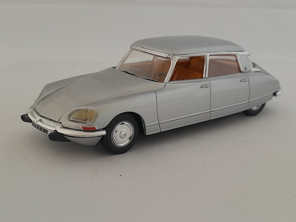citroën DS21 1:43 van Universal Hobbies, Ophalen of Verzenden, Zo goed als nieuw, Auto, Universal Hobbies