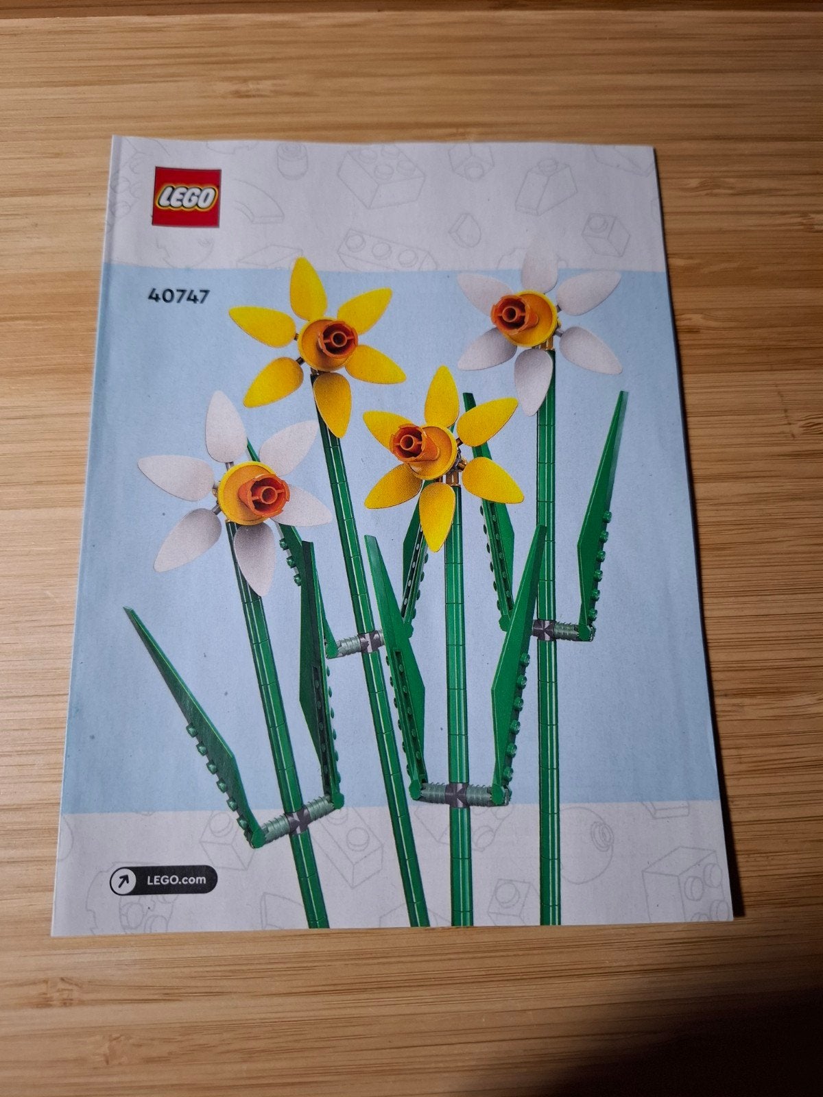 Lego Narcissen (40747) - 100% compleet met boekje, Verzenden