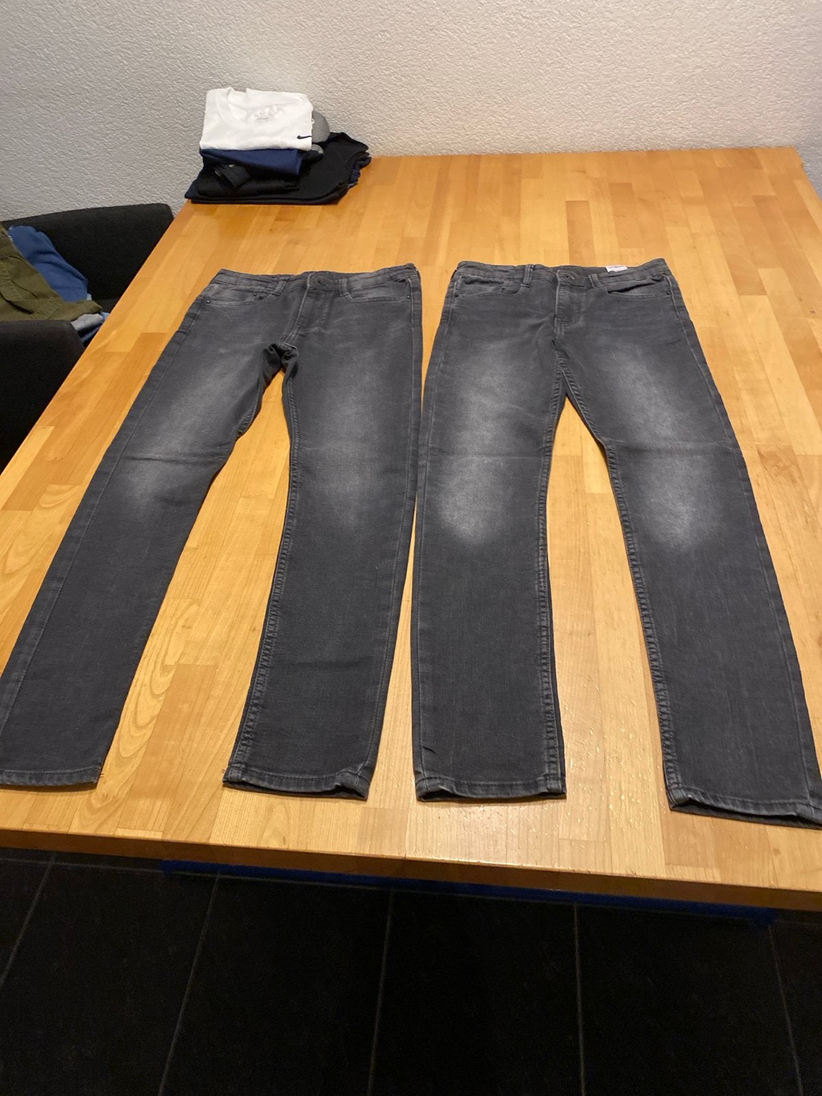 2x Donkergrijze Jeans voor Jongens - Maat 158, Kinderen en Baby's, Ophalen of Verzenden, Zo goed als nieuw, Jongen, Broek
