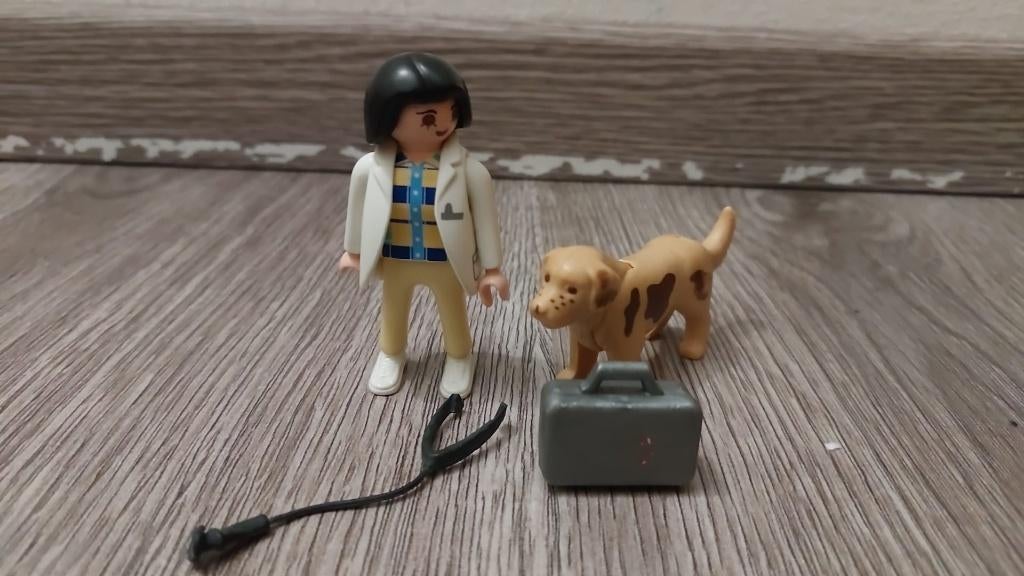 playmobil dierenarts met hond 4750 compleet, Kinderen en Baby's, Speelgoed | Playmobil, Ophalen of Verzenden, Gebruikt