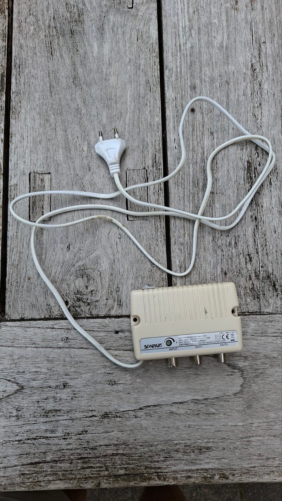 Sonpart UHF/VHF/FM Binnenshuis Antenneversterker, Ophalen, Zo goed als nieuw, Minder dan 2 meter, Tv-kabel
