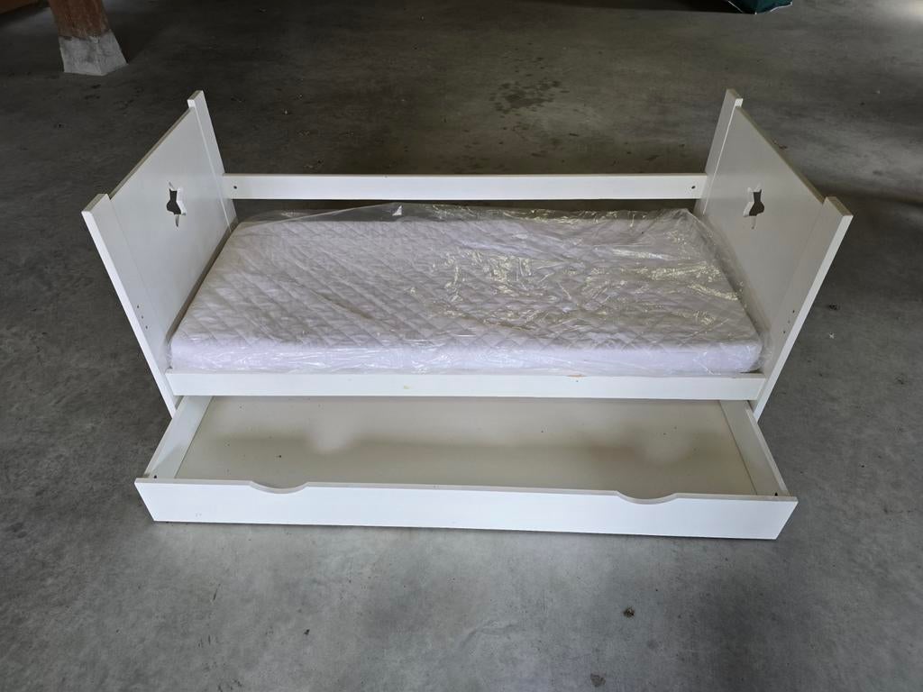 Petite Amélie juniorbed 70 x 160 wit + uitschuiflade +matras, 70 tot 85 cm, Zo goed als nieuw, 160 tot 180 cm, Ophalen