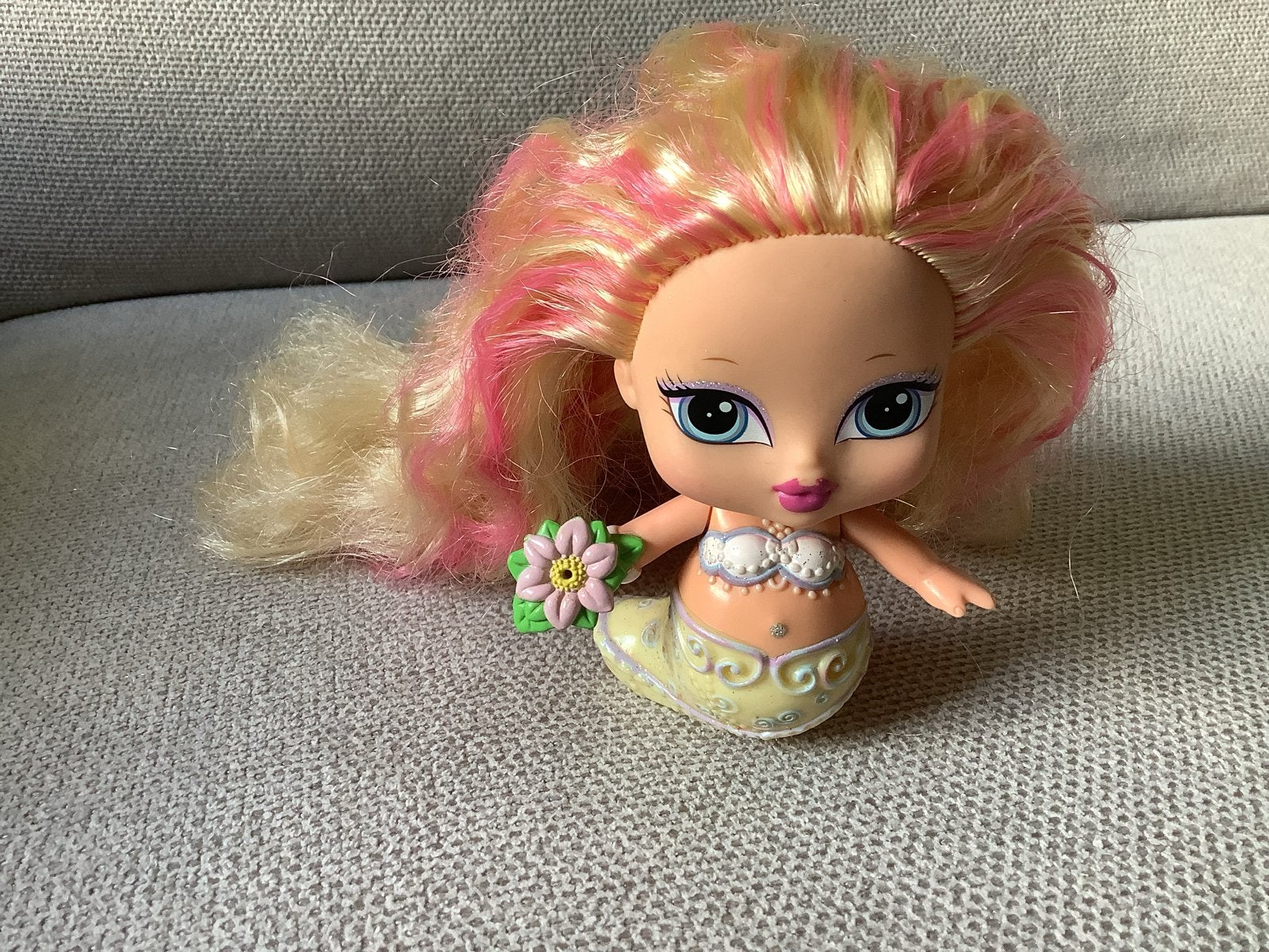 Kleine zeemeermin pop met lang roze/blond haar, Verzamelen, Ophalen of Verzenden, Gebruikt, Pop